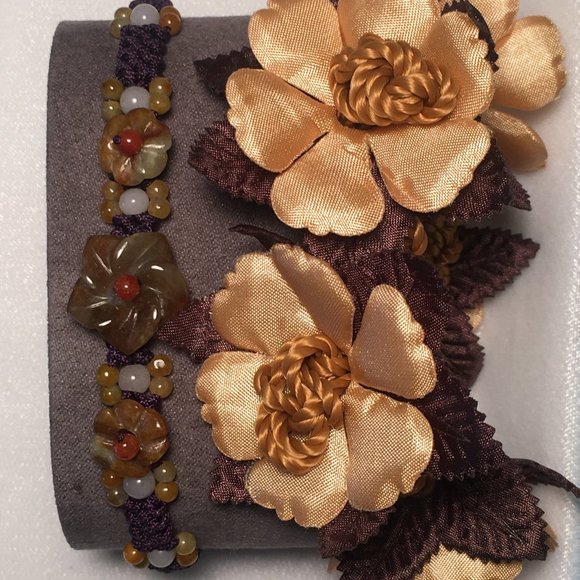 Stylish Bracelet and Scrunchies Accessories - Picture 1 of 4